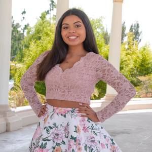 Meet your Posher, Reyna